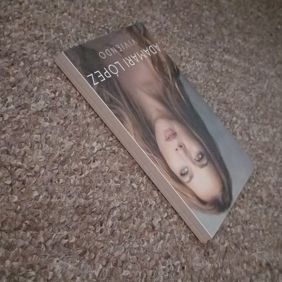 Book - Picture 4 of 8